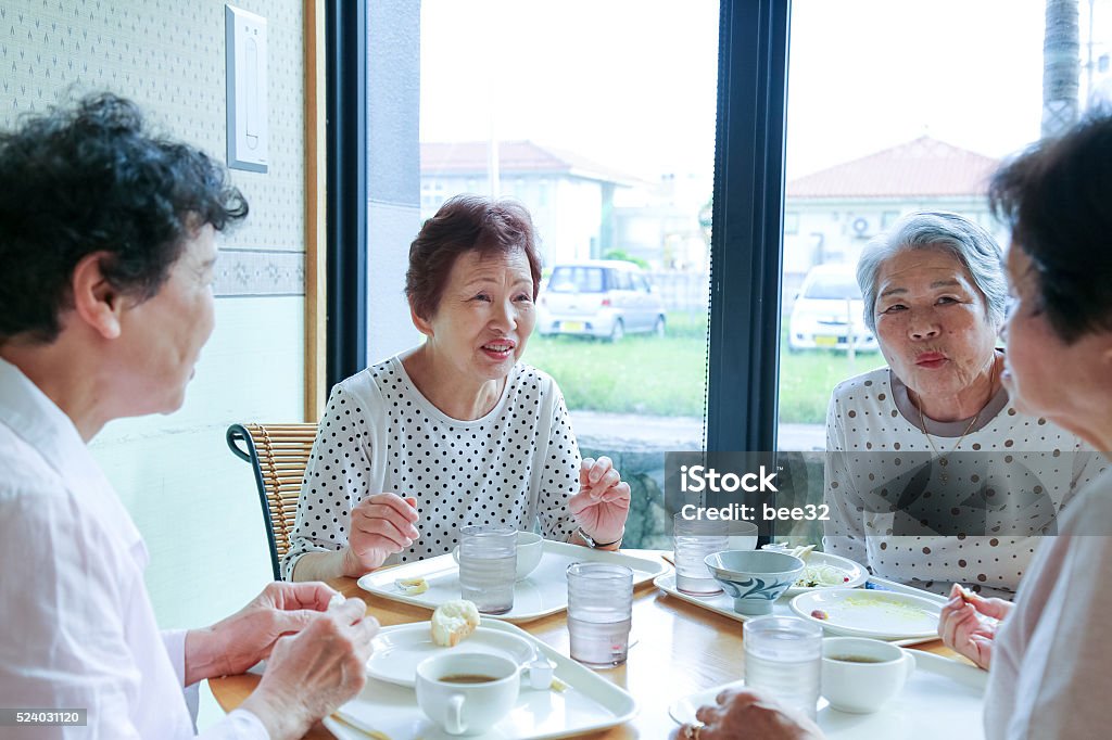 여유롭게 간식을 즐기세요